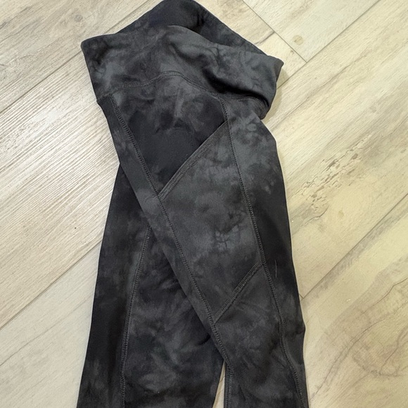 Abercrombie Kids Black Tie-Dye Leggings - Picture 6 of 6